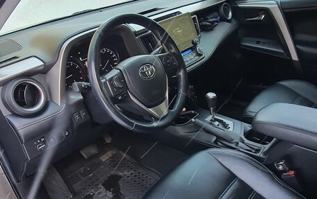 Toyota RAV4, 2017 год, 3 400 000 рублей, 23 фотография