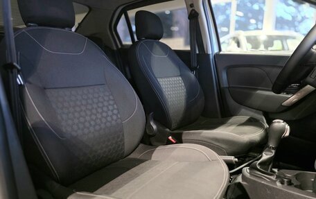 Renault Logan II, 2015 год, 799 000 рублей, 10 фотография