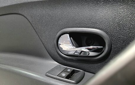 Renault Logan II, 2015 год, 799 000 рублей, 12 фотография