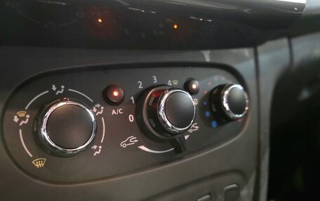 Renault Logan II, 2015 год, 799 000 рублей, 17 фотография