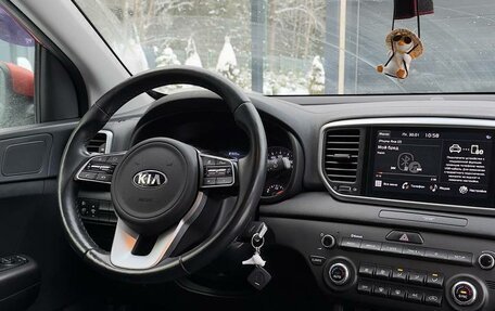 KIA Sportage IV рестайлинг, 2020 год, 2 300 000 рублей, 3 фотография