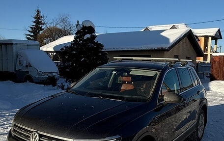 Volkswagen Tiguan II, 2018 год, 2 350 000 рублей, 2 фотография