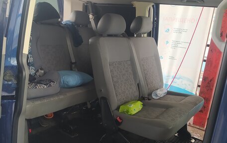 Volkswagen Caravelle T5, 2004 год, 1 100 000 рублей, 10 фотография