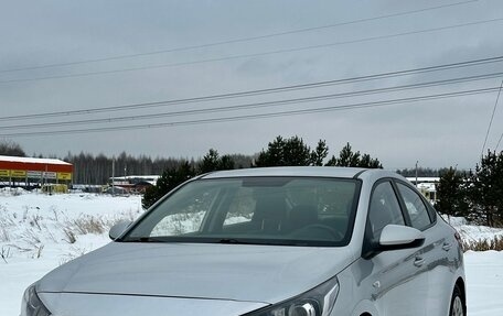 Hyundai Solaris II рестайлинг, 2018 год, 950 000 рублей, 5 фотография