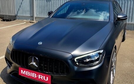 Mercedes-Benz E-Класс, 2020 год, 4 600 000 рублей, 2 фотография