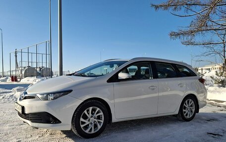 Toyota Auris II, 2017 год, 1 370 000 рублей, 2 фотография