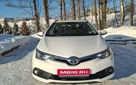 Toyota Auris II, 2017 год, 1 370 000 рублей, 3 фотография