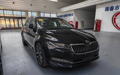 Skoda Superb III рестайлинг, 2026 год, 2 550 000 рублей, 2 фотография