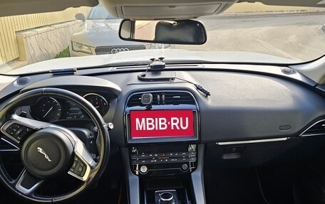 Jaguar F-Pace, 2018 год, 2 499 000 рублей, 1 фотография