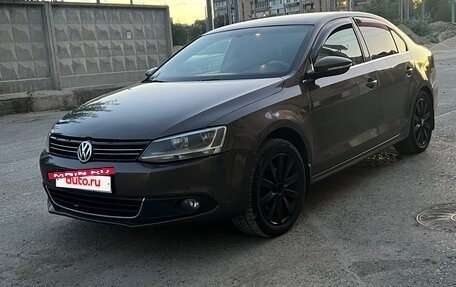 Volkswagen Jetta VI, 2011 год, 820 000 рублей, 3 фотография