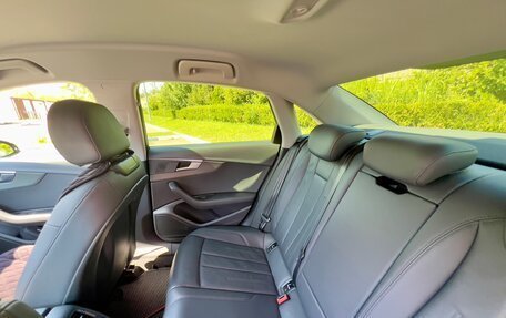 Audi A4, 2019 год, 2 400 000 рублей, 7 фотография