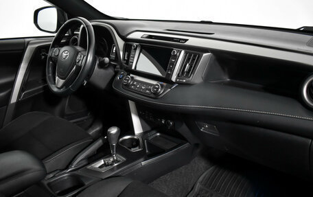 Toyota RAV4, 2018 год, 2 390 000 рублей, 13 фотография