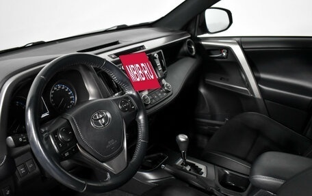 Toyota RAV4, 2018 год, 2 390 000 рублей, 9 фотография