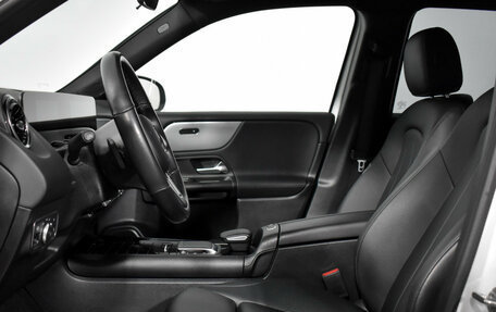 Mercedes-Benz GLB, 2020 год, 3 290 000 рублей, 12 фотография