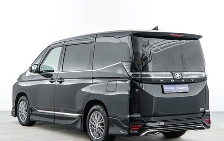 Toyota Voxy, 2022 год, 3 547 077 рублей, 2 фотография