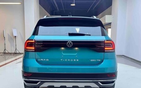 Volkswagen T-Cross I, 2022 год, 1 930 000 рублей, 6 фотография