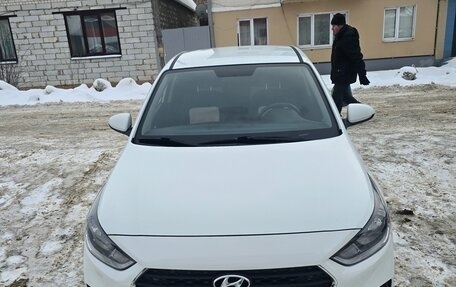 Hyundai Solaris II рестайлинг, 2019 год, 1 380 000 рублей, 1 фотография