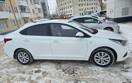 Hyundai Solaris II рестайлинг, 2019 год, 1 380 000 рублей, 5 фотография