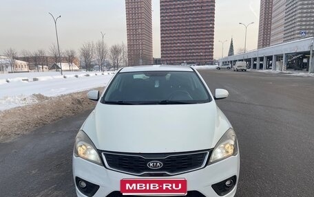 KIA cee'd I рестайлинг, 2011 год, 700 000 рублей, 1 фотография