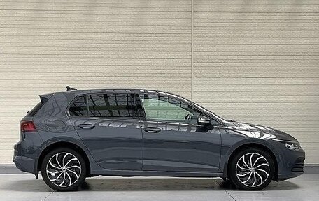 Volkswagen Golf VIII, 2022 год, 1 720 640 рублей, 7 фотография