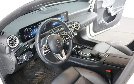 Mercedes-Benz A-Класс, 2022 год, 2 382 400 рублей, 5 фотография