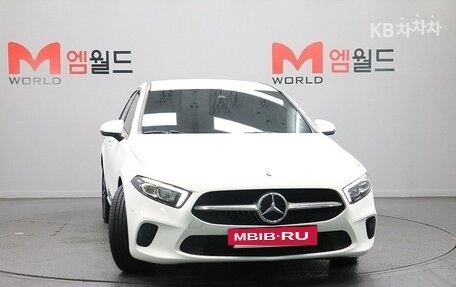 Mercedes-Benz A-Класс, 2022 год, 2 382 400 рублей, 2 фотография