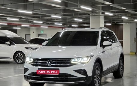 Volkswagen Tiguan II, 2022 год, 3 570 027 рублей, 3 фотография