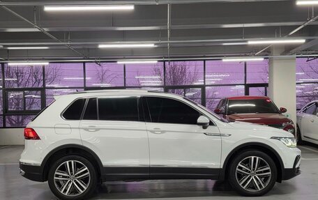 Volkswagen Tiguan II, 2022 год, 3 570 027 рублей, 7 фотография