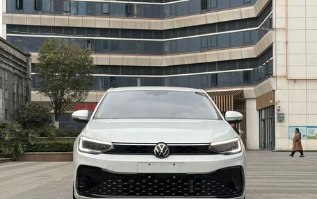 Volkswagen Lavida, 2025 год, 1 600 000 рублей, 2 фотография