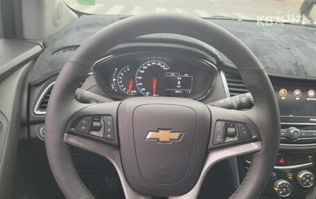 Chevrolet Trax, 2021 год, 972 000 рублей, 10 фотография