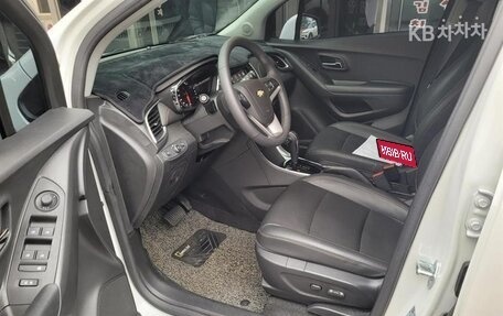 Chevrolet Trax, 2021 год, 972 000 рублей, 6 фотография