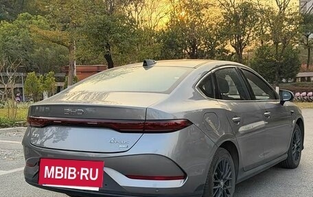 BYD Qin, 2025 год, 1 800 000 рублей, 4 фотография