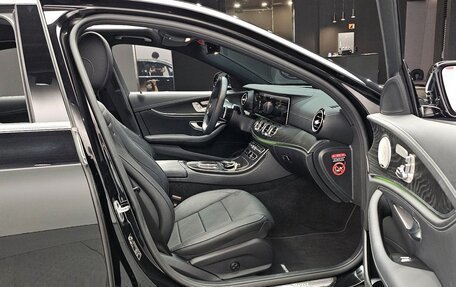 Mercedes-Benz E-Класс, 2023 год, 6 100 000 рублей, 5 фотография