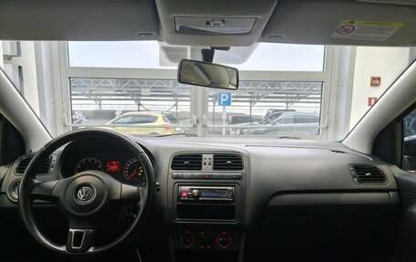 Volkswagen Polo VI (EU Market), 2012 год, 750 000 рублей, 10 фотография