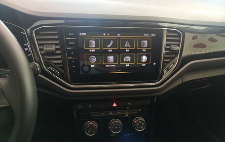 Volkswagen T-Roc I, 2022 год, 1 599 707 рублей, 7 фотография