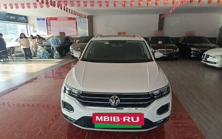 Volkswagen T-Roc I, 2022 год, 1 599 707 рублей, 2 фотография