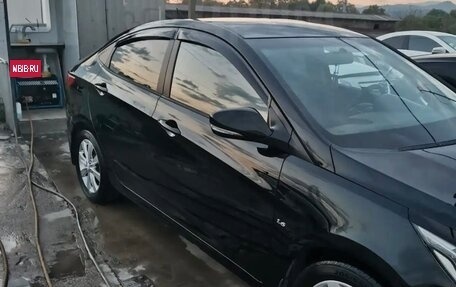 Hyundai Solaris II рестайлинг, 2015 год, 1 100 000 рублей, 3 фотография