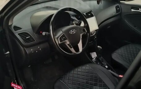 Hyundai Solaris II рестайлинг, 2015 год, 1 100 000 рублей, 7 фотография