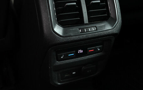 Volkswagen Tiguan II, 2017 год, 2 550 000 рублей, 13 фотография