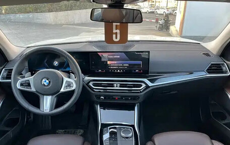 BMW 3 серия, 2024 год, 3 910 000 рублей, 8 фотография