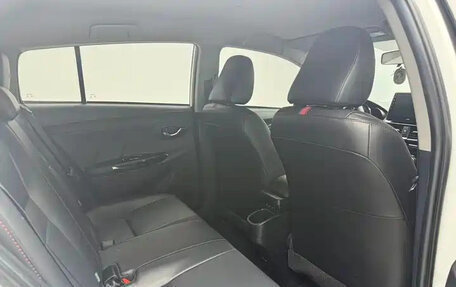 Toyota Yaris XP150 рестайлинг, 2021 год, 1 300 000 рублей, 16 фотография