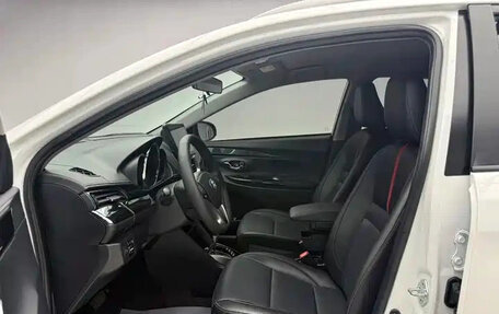 Toyota Yaris XP150 рестайлинг, 2021 год, 1 300 000 рублей, 7 фотография