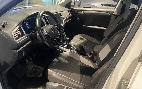 Volkswagen T-Roc I, 2023 год, 1 600 000 рублей, 5 фотография