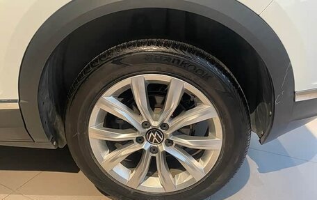 Volkswagen T-Roc I, 2023 год, 1 600 000 рублей, 7 фотография