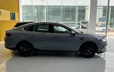 BYD Qin, 2025 год, 1 990 000 рублей, 4 фотография