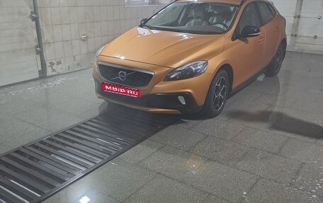 Volvo V40 Cross Country I, 2013 год, 1 960 000 рублей, 1 фотография