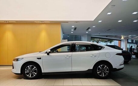 BYD Qin, 2025 год, 2 690 000 рублей, 5 фотография