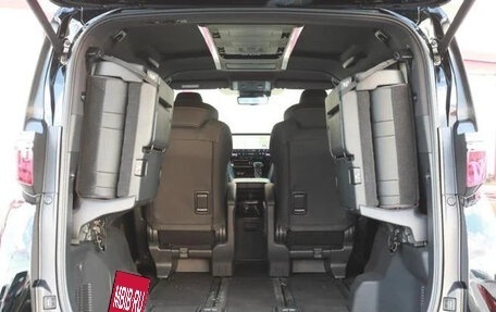 Toyota Alphard, 2025 год, 9 600 000 рублей, 22 фотография