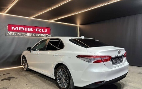 Toyota Camry, 2018 год, 2 600 000 рублей, 6 фотография