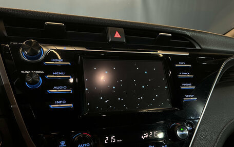 Toyota Camry, 2018 год, 2 600 000 рублей, 11 фотография